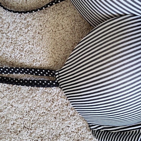 VS stripe light push up front close bra - Picture 2 of 6